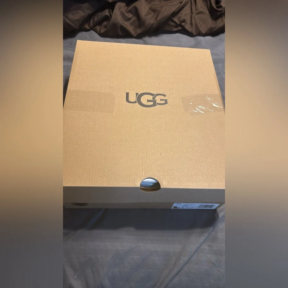 UGG Boots - Picture 8 of 8